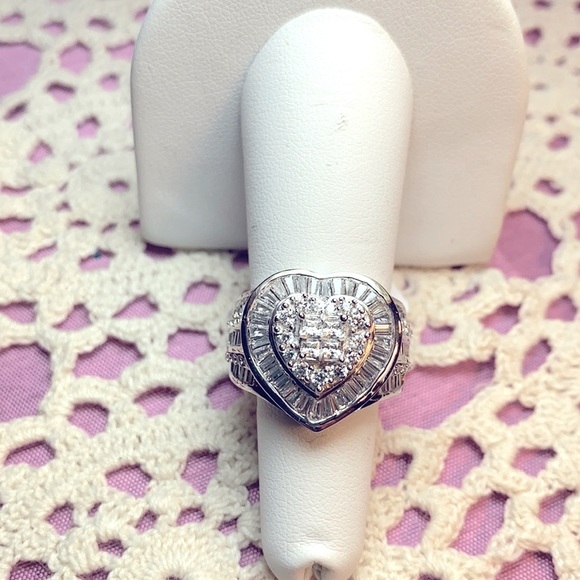 Bella Luce White Diamond Simulant Heart Ring - Picture 7 of 13